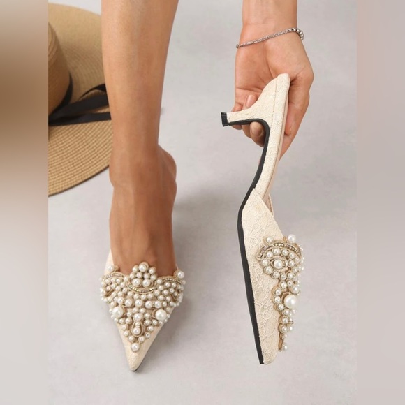 Faux Pearl Decor Kitten Heeled Mules - Picture 2 of 11